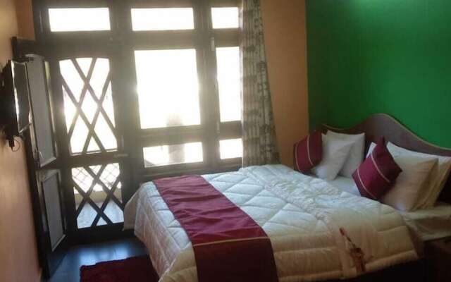 ADB Rooms Hotel Devine Point, Shimla