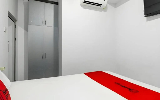 Reddoorz near Gajah Mada Plaza 2