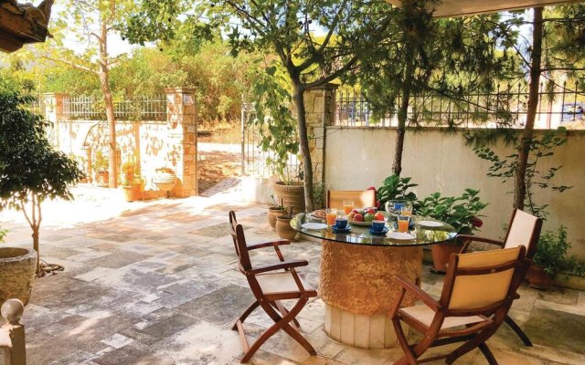 Awesome Home in Artemida With Wifi and 2 Bedrooms