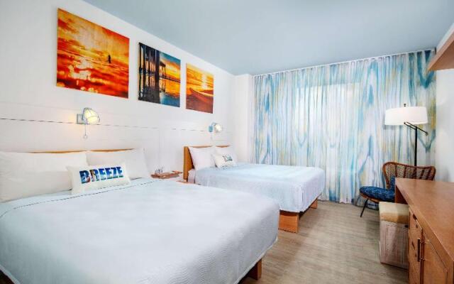 Universal's Endless Summer - Dockside Inn & Suites