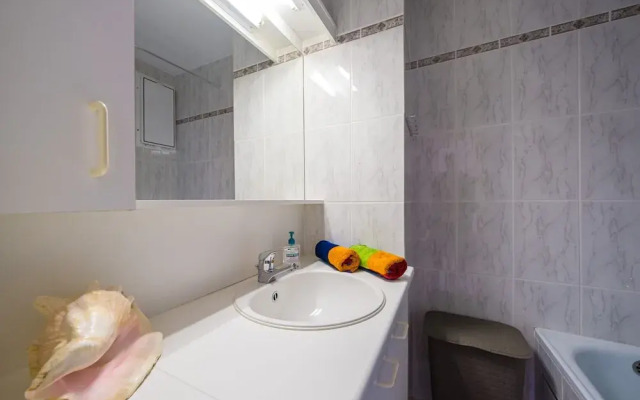 Studio Retreat With Sunny Terrace