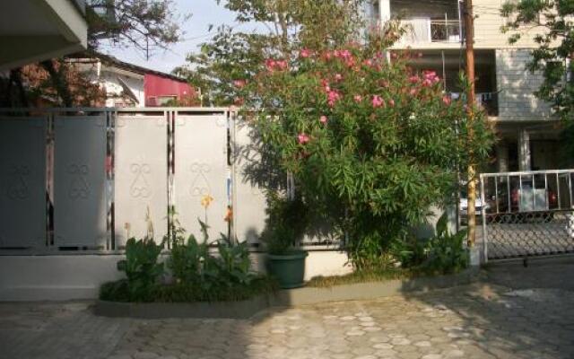 Rezo's Guest House