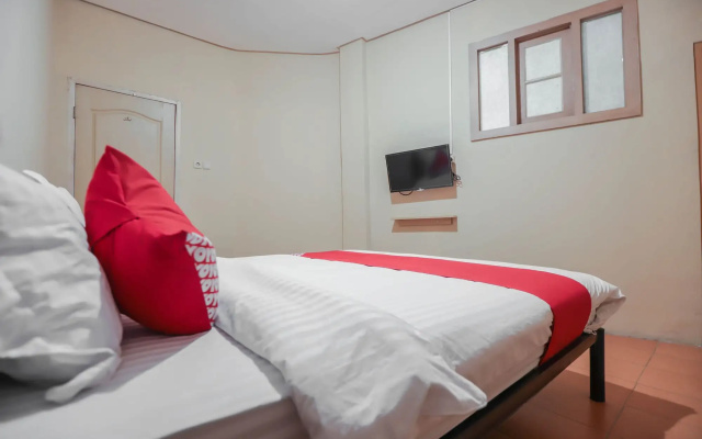 OYO 298 Gemilang Guesthouse Near Siloam Hospitals Kelapa Dua – Guest Rooms – Tangerang
