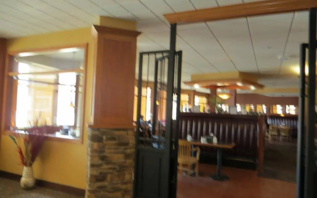 Athabasca Valley Inn & Suites