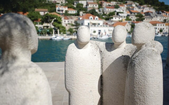 Amazing Home in Pucisca With 3 Bedrooms, Wifi and Outdoor Swimming Pool