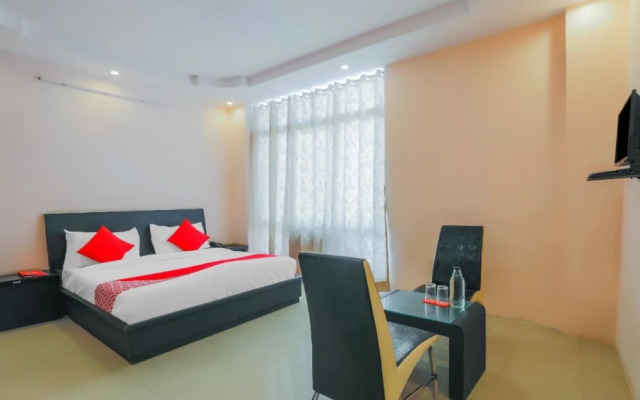 OYO 22828 Flagship Hotel Relax