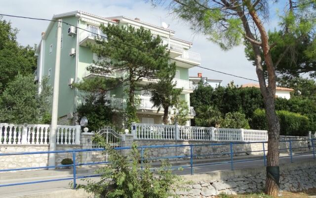 Oli - 20m From the Beach - 7 - R11