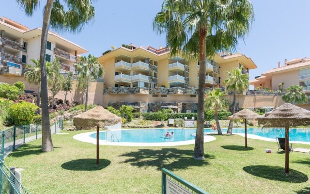 MalagaSuite Higueron Beach&Pool Apartment