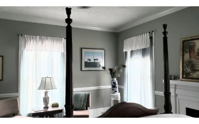 Silly Chickens Lodge B&B