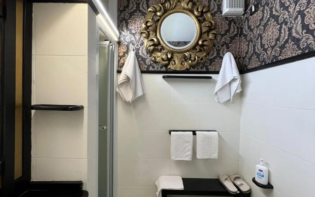 Spanish Steps bedroom