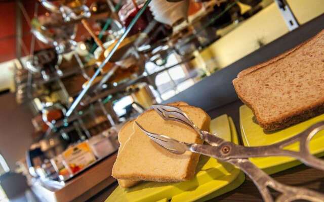 Brit Hotel Confort Montauban