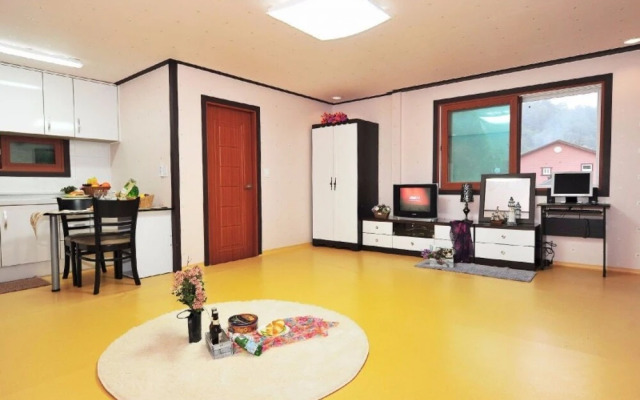 Yangyang Beopsusanjang Pension