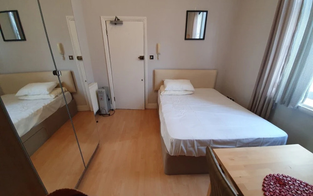 Studio Apartment in South Kensington 5