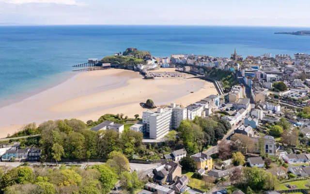 Ty Hapus - Close to Beach and Town