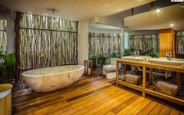 All inclusive beachfront villa in Sian kaan