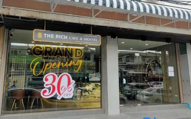 The Rich Cafe & Hostel