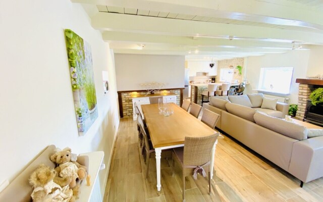 Spacious Holiday Home in Middelkerke near Belgian Coast