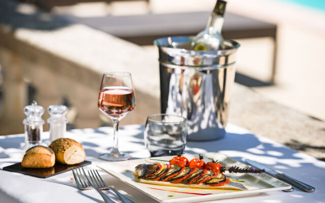 Logis Hôtel Noemys Pont de l’Etoile