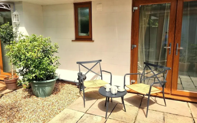 Oak Tree Rooms
