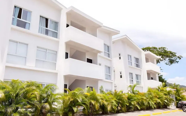 Upstay - Modern Jaco Beach Apartment With Pool