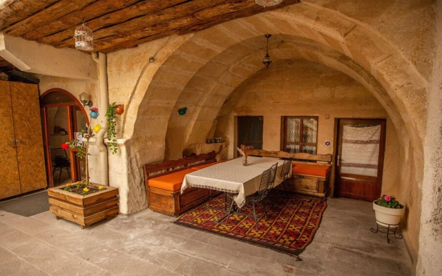 Cappa Rossa Cave Hotel