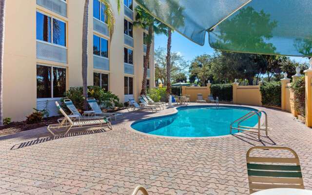 La Quinta Inn & Suites by Wyndham Sarasota Downtown