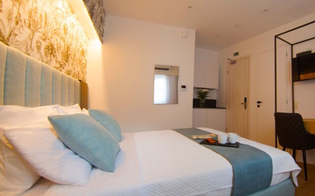 Phaedrus Living Modern Kriel Suites 204