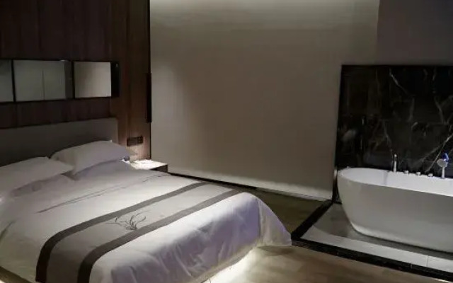 Luoyang Yanshi Meixi Hotel (Wanda Plaza)