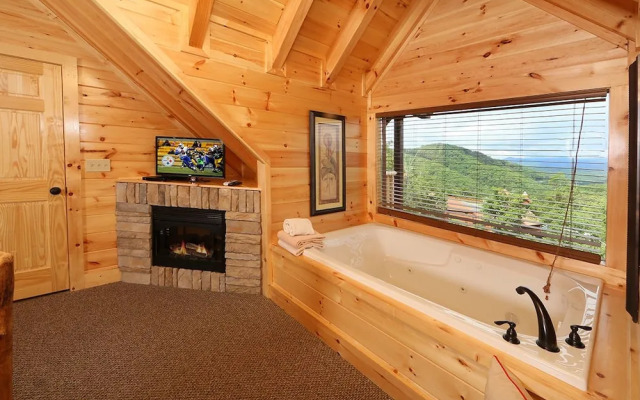 Picture Perfect 7 Br cabin by RedAwning
