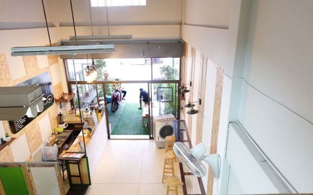 Charming House - Hostel