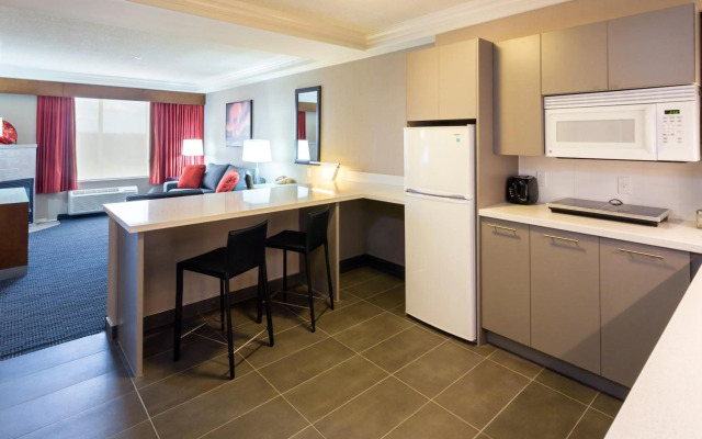 Radisson Hotel & Suites Fort McMurray