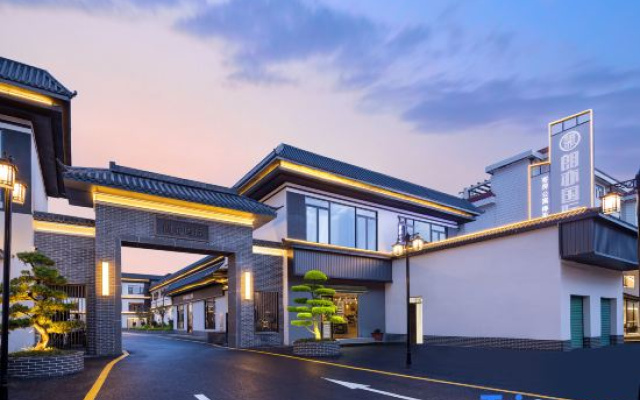 Longyi International Hotel（Xintangwei Subway Station） – Exterior – Shenzhen