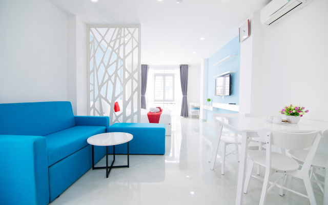 RedDoorz Plus near Nguyen Hue Walking Street