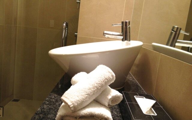 Luxury Lake Suites