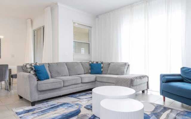 2941 Modern 4BD at Storey Lake