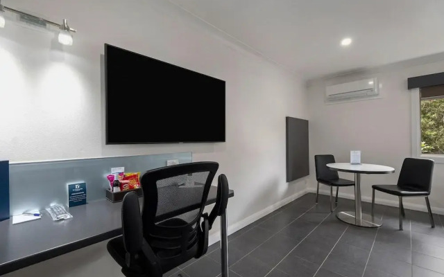 Bluegum Dubbo by Travellers