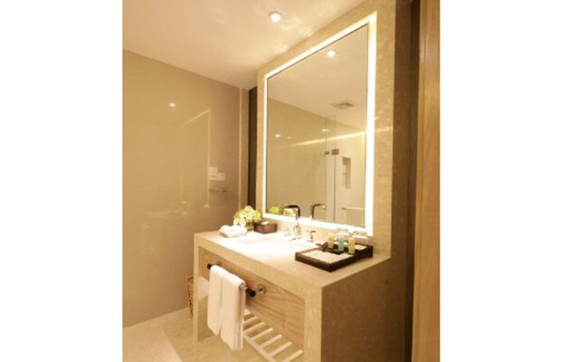 Guangzhou Pearl River International Hotel （Yijing Lu Metro Station）