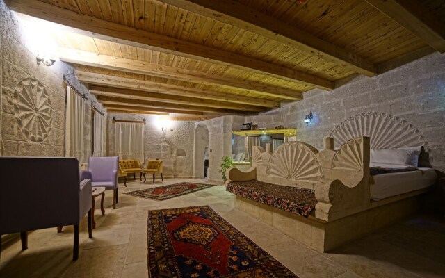 Zeus Cave Suites