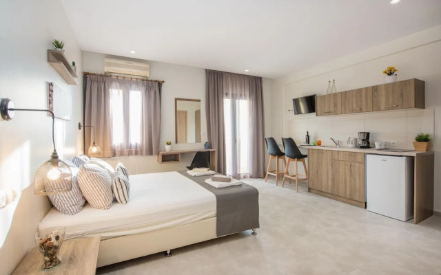 Mikes Beach Apartments & Studios