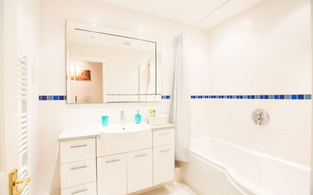 Three Bedroom Limehouse