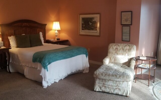 Downtown Guest Quarters Hotel