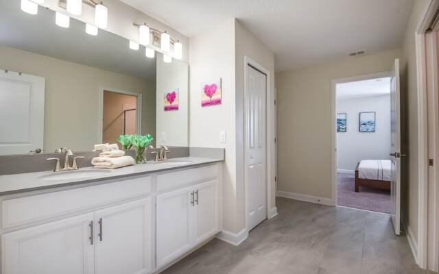 1670 Moonvalley Drive