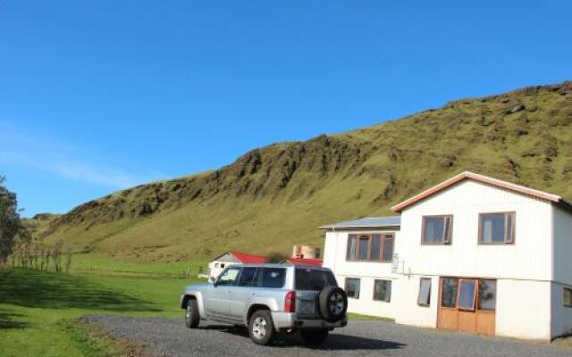 Skammidalur Guesthouse