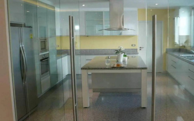 Seven Place Executive Residence