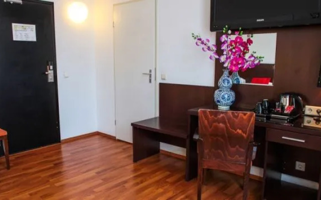 Hotel Falcon Plaza Centre