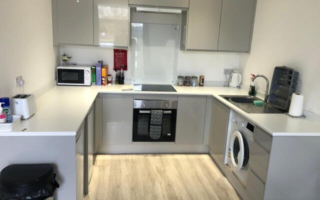 La Fontaine Court Apartments by Aldershot Short Stays