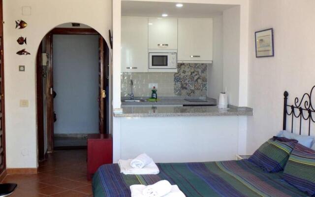 APARTAMENTO PALMERAS nsf25 studio, TORRECILLA, NERJA