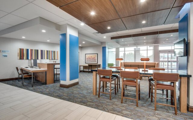 Holiday Inn & Suites Dallas-Addison by IHG