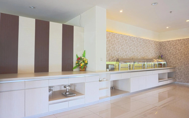 RedDoorz Plus At Grand Sayang Park Hotel Makassar