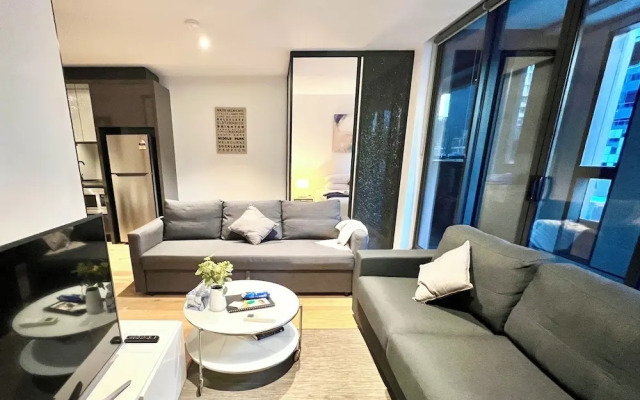 ReadySet Apartments at Manhattan